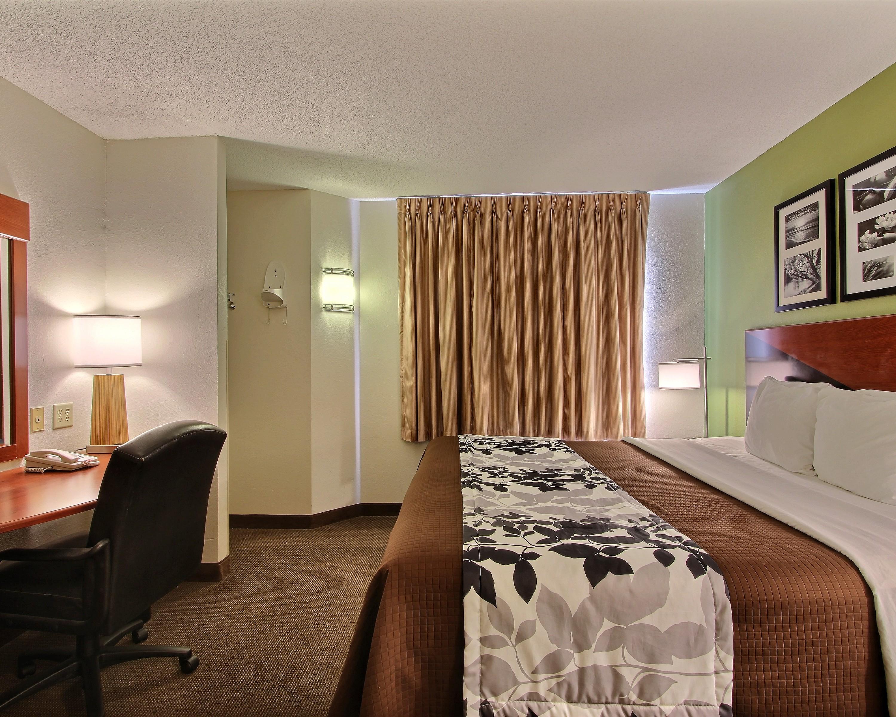 Sleep I-95 North Savannah Inn 2*